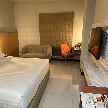 D'Primahotel Jemursari Surabaja Zewnętrze zdjęcie