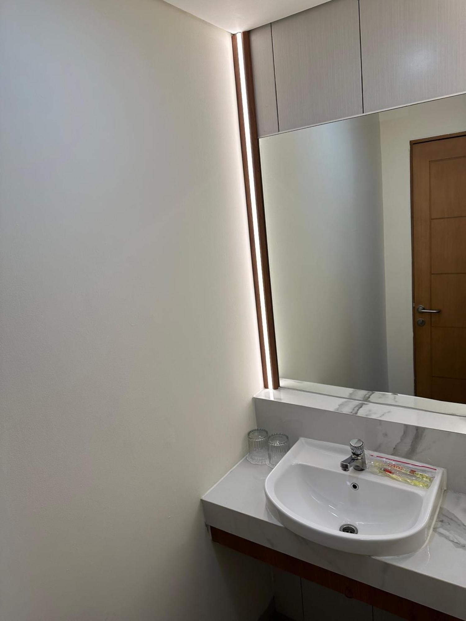 D'Primahotel Jemursari Surabaja Zewnętrze zdjęcie