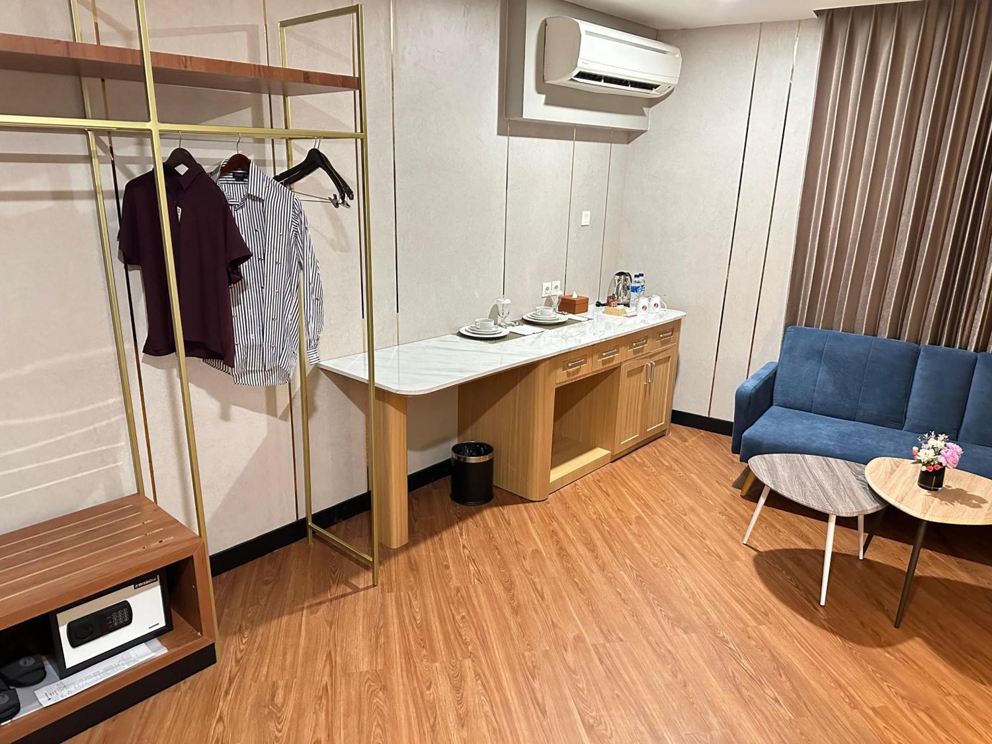 D'Primahotel Jemursari Surabaja Zewnętrze zdjęcie