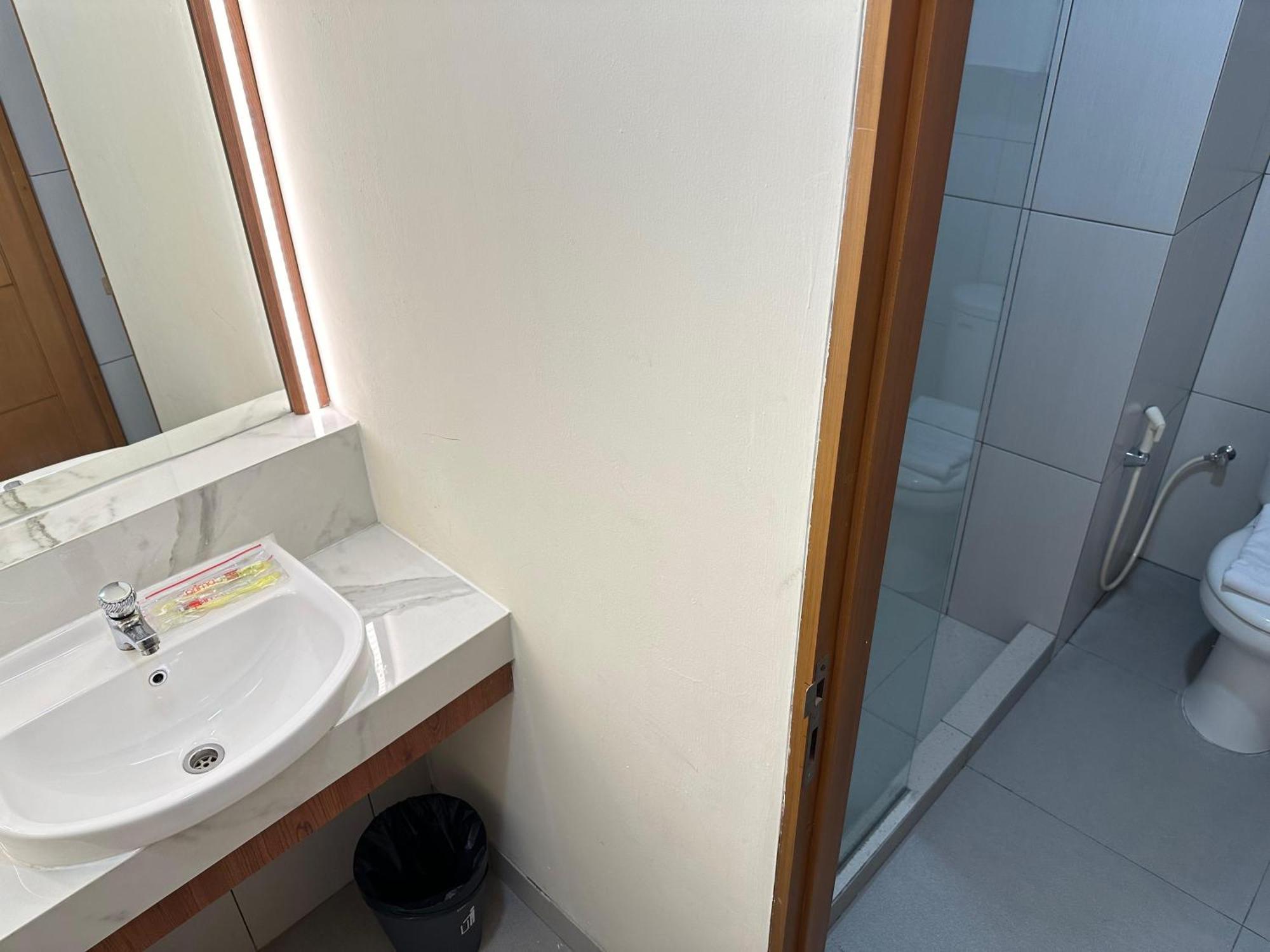 D'Primahotel Jemursari Surabaja Zewnętrze zdjęcie