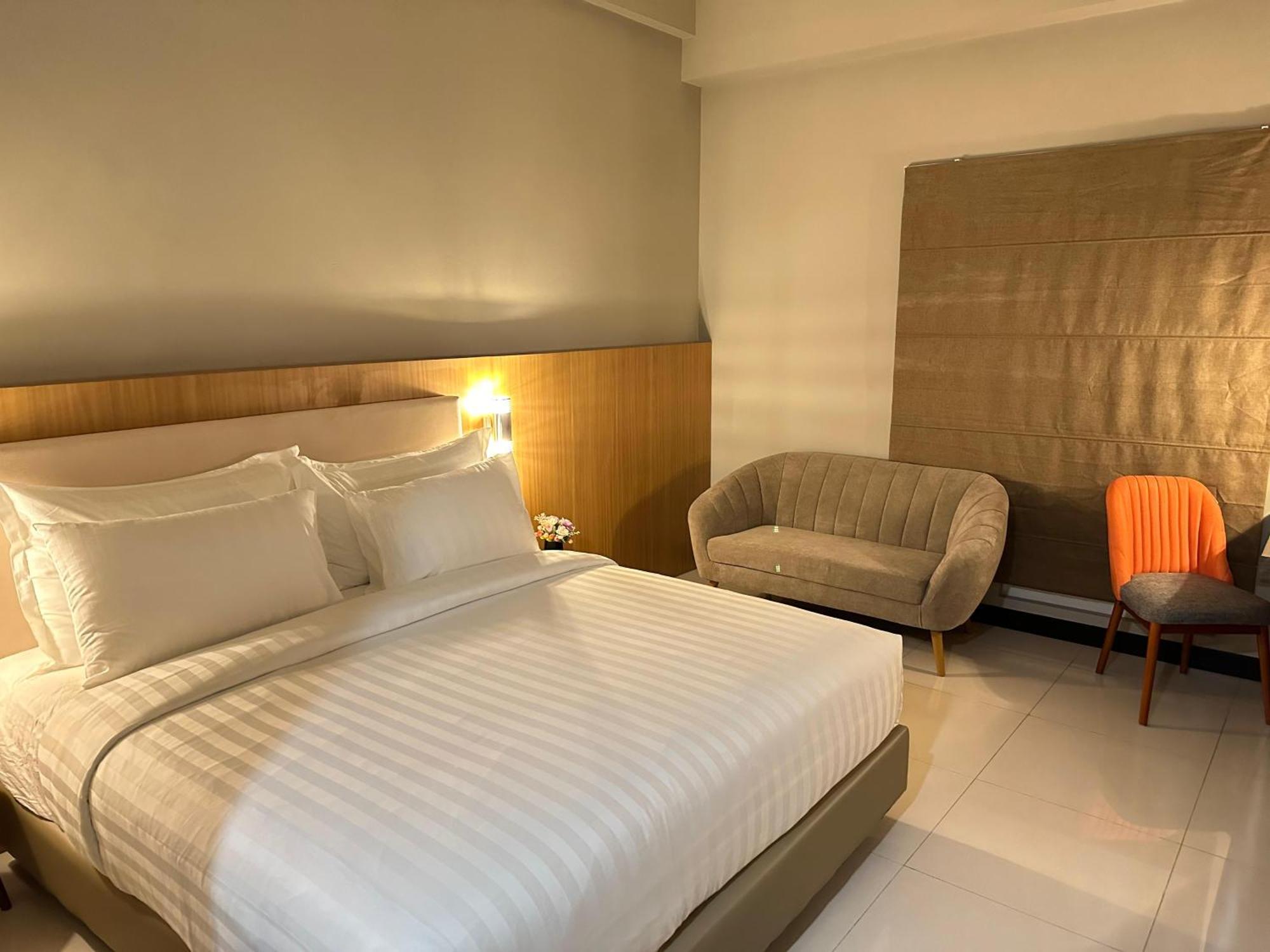 D'Primahotel Jemursari Surabaja Zewnętrze zdjęcie