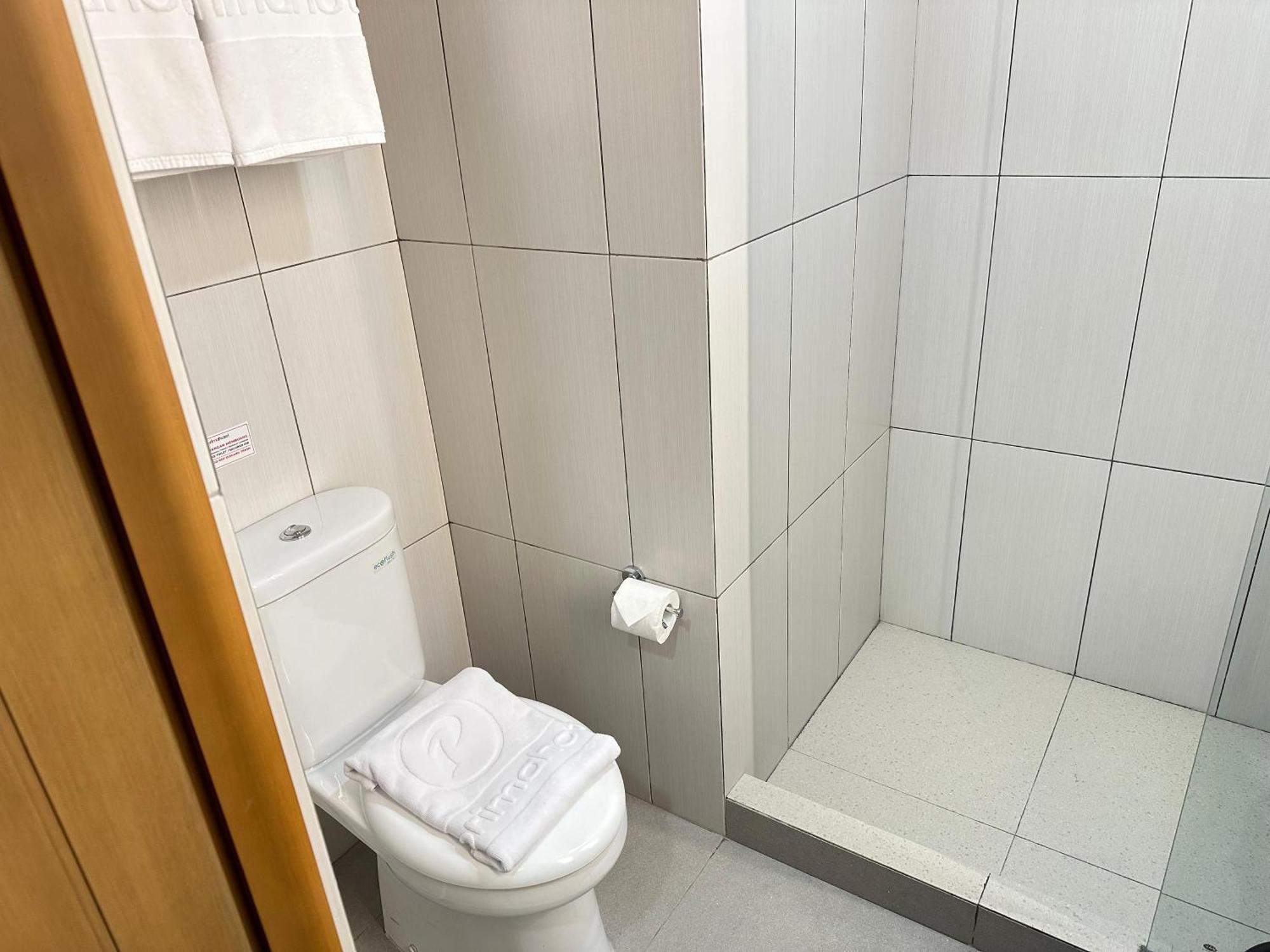 D'Primahotel Jemursari Surabaja Zewnętrze zdjęcie