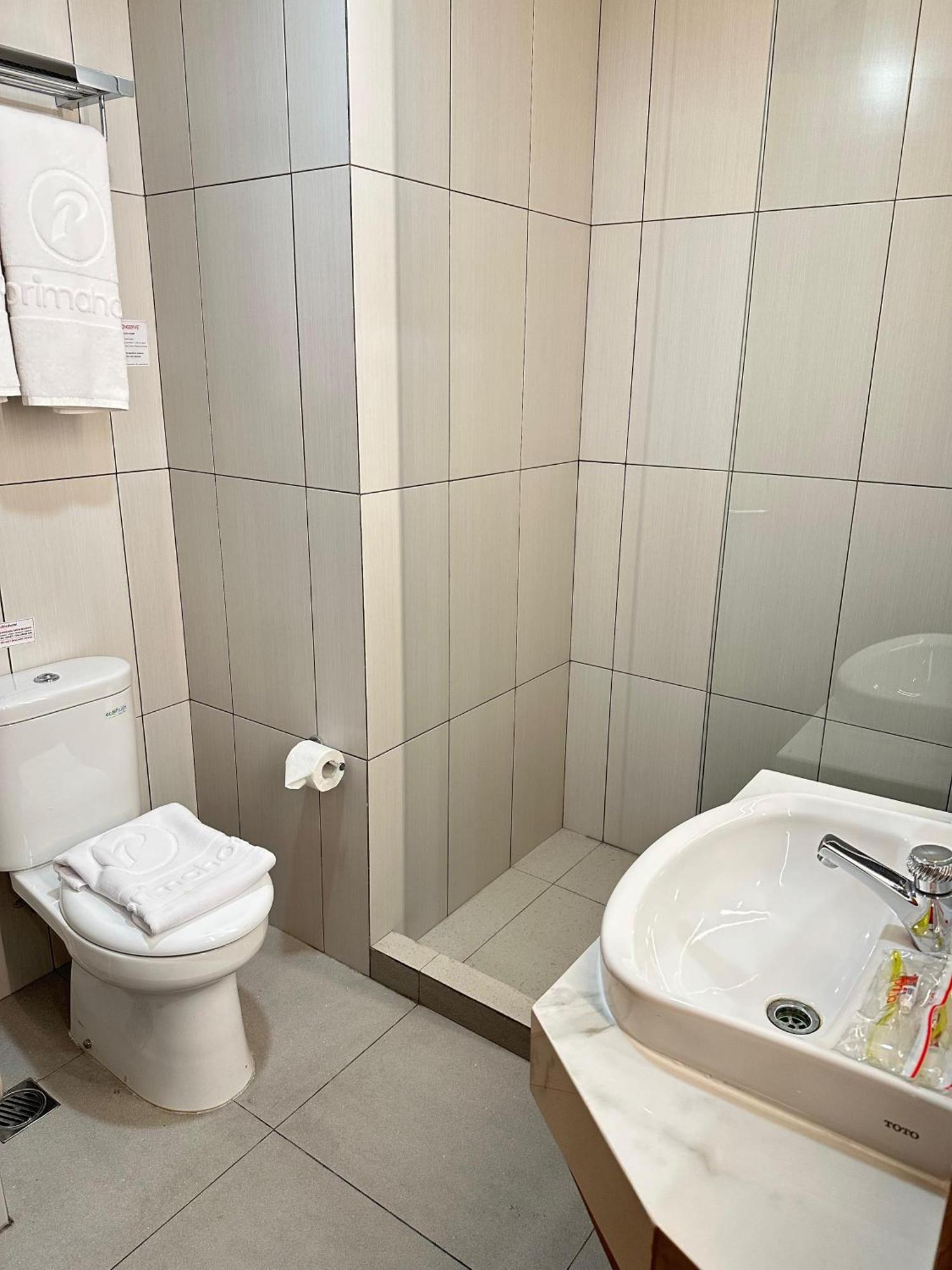 D'Primahotel Jemursari Surabaja Zewnętrze zdjęcie