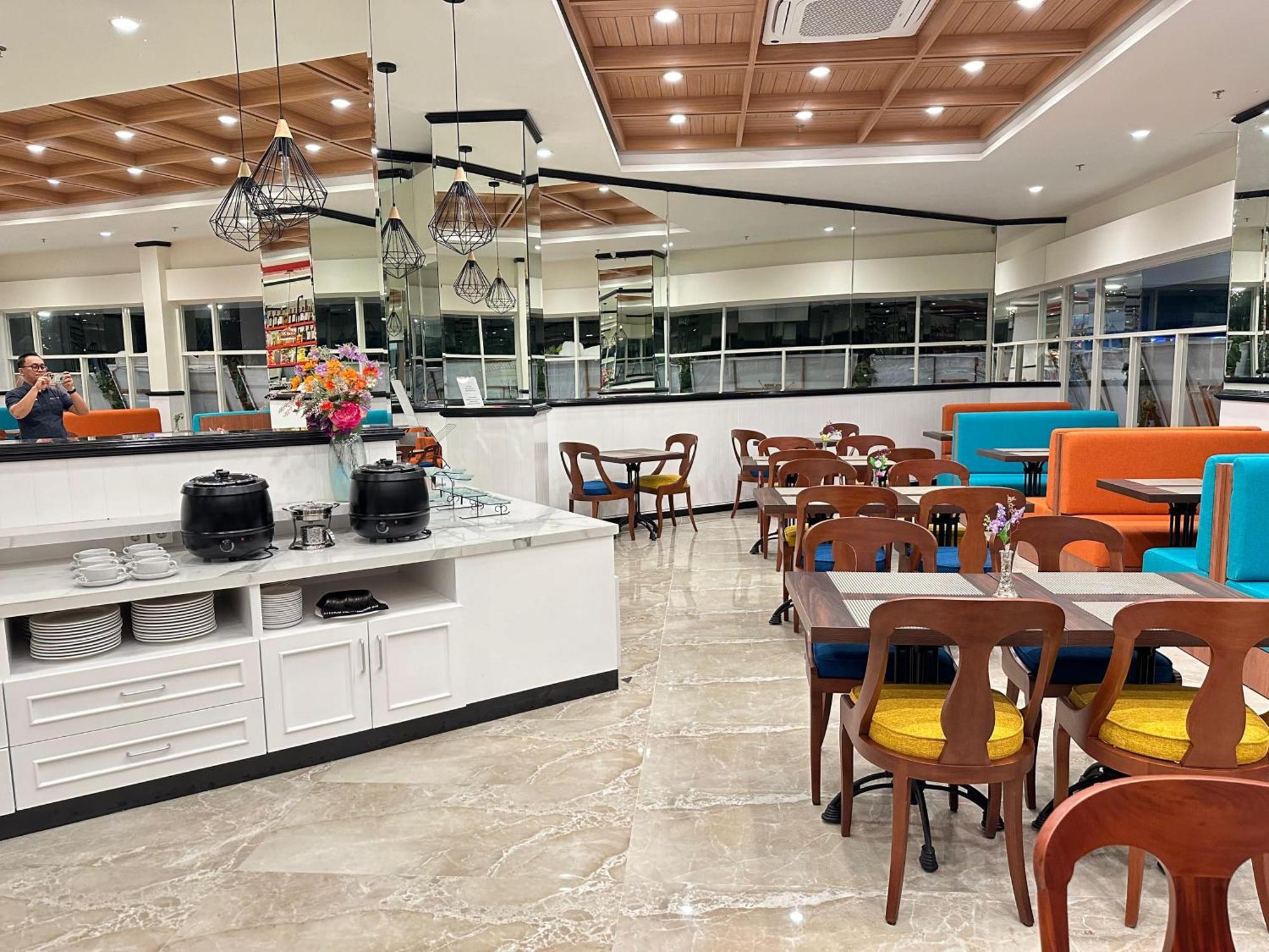 D'Primahotel Jemursari Surabaja Zewnętrze zdjęcie